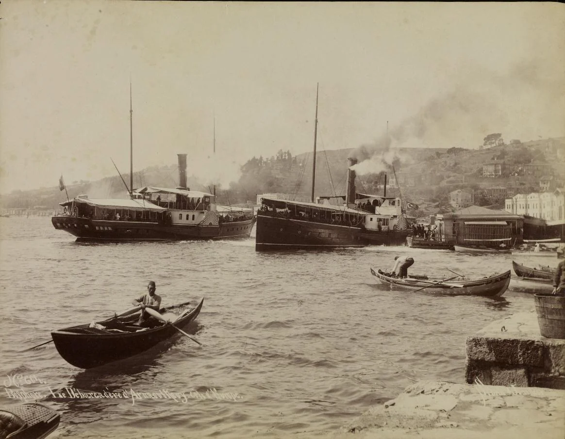 Arnavutköy Önlerinde Vapurlar